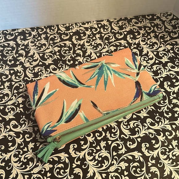 Rachel Pally Reversible Foldable Clutch NWOT🌴 - Picture 2 of 13
